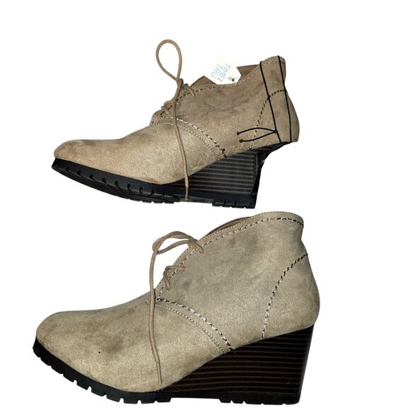 NWT Time and True 8 Women's Chelsea Ankle Boots 3 Inch Wedge Heel Shoe New - Picture 2 of 7